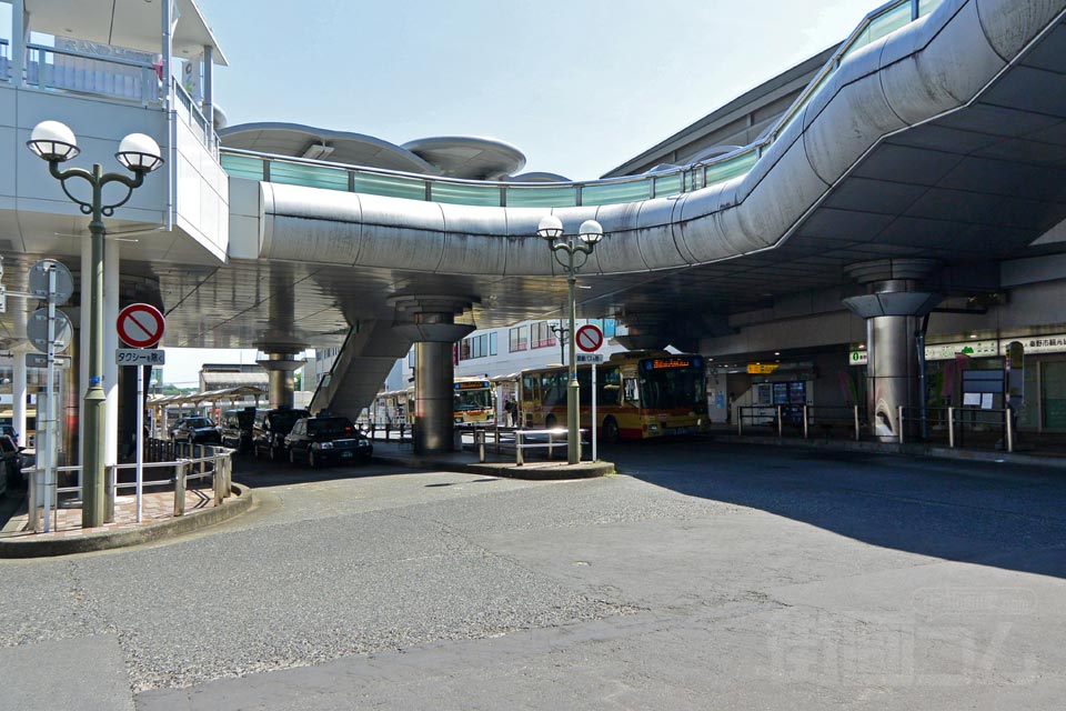 小田急秦野駅北口前