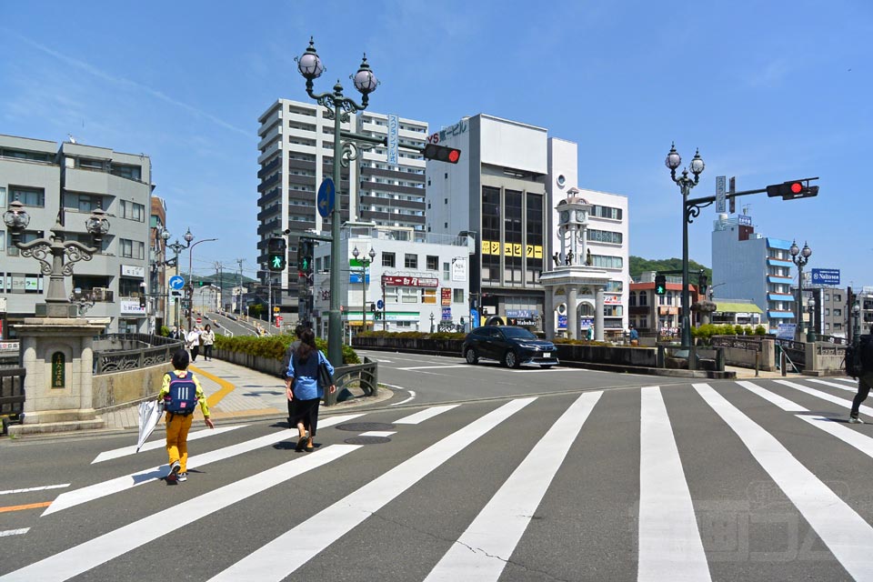 秦野駅前スクランブル交差点