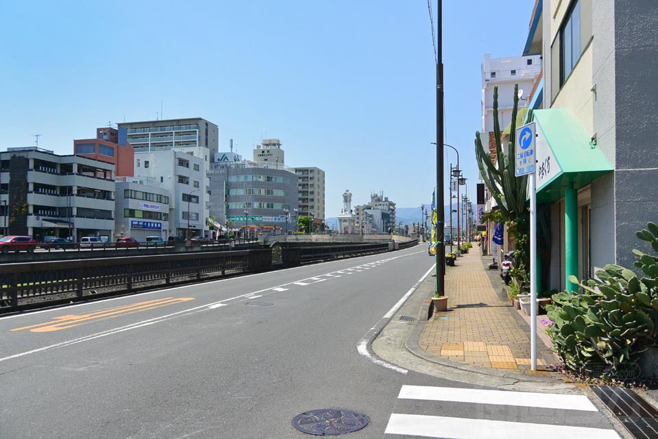 秦野市本町