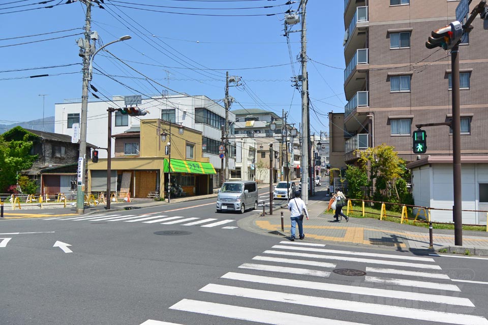 秦野橋北側交差点