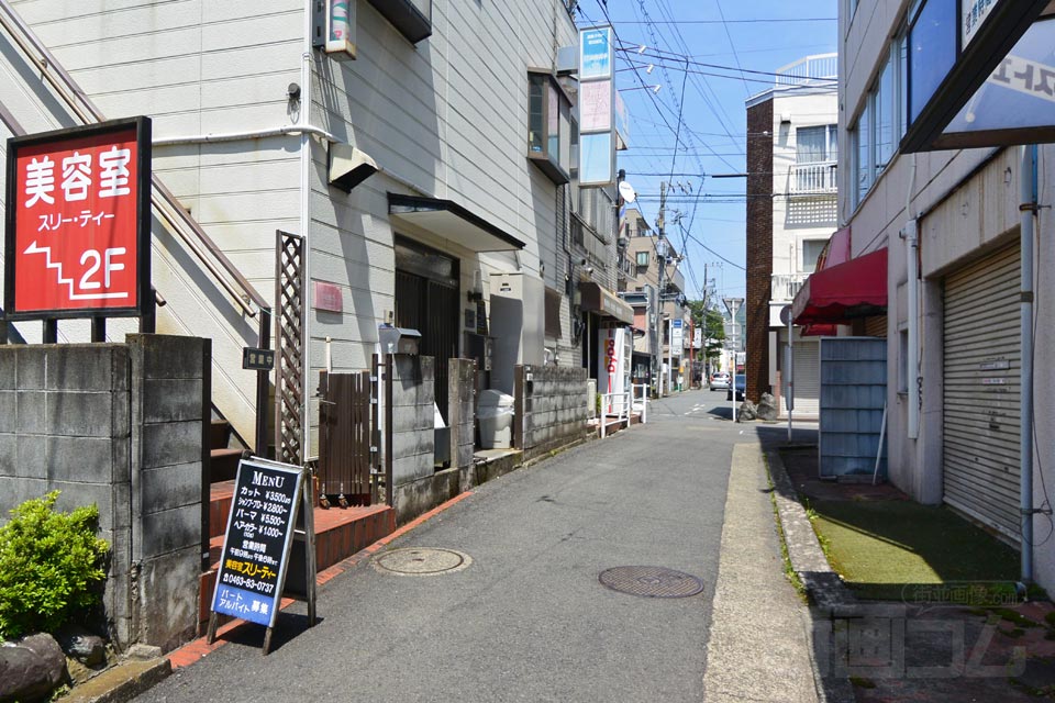 秦野市本町