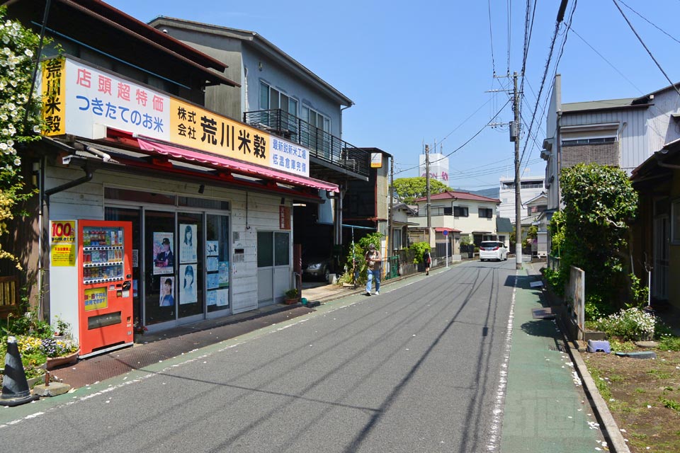 秦野市寿町