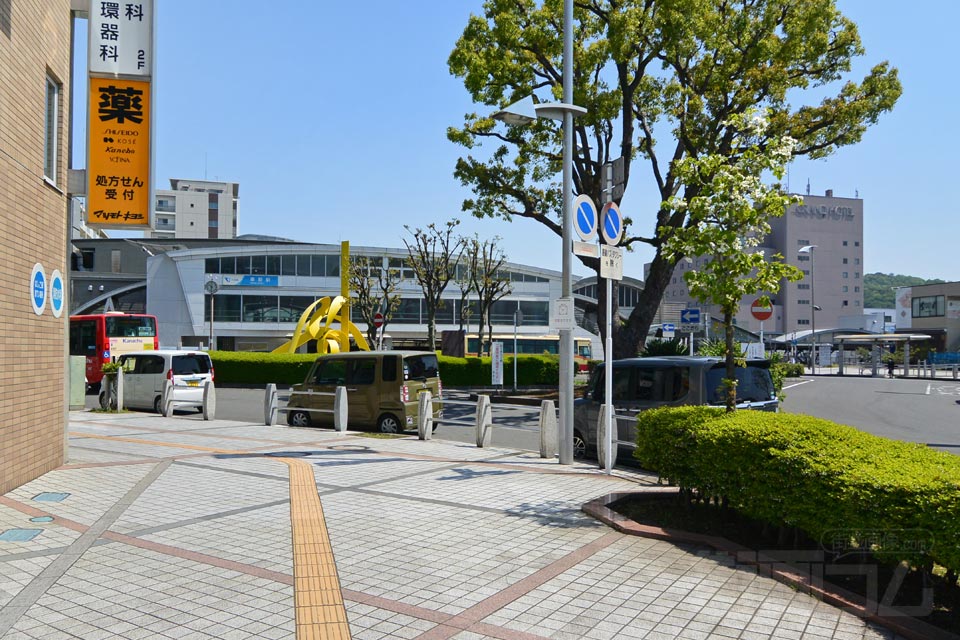 小田急秦野駅南口前