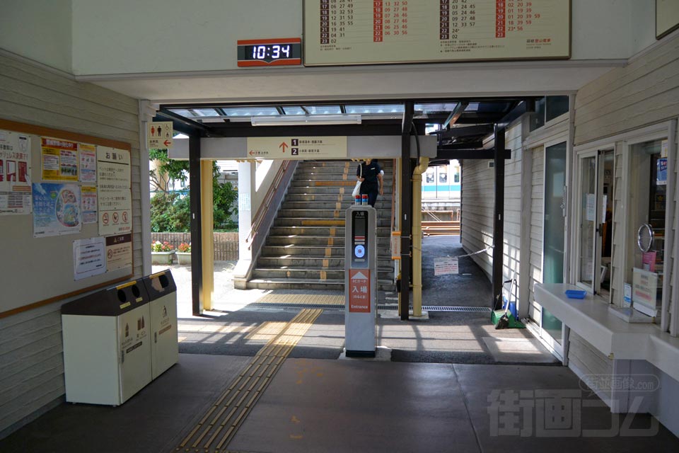 箱根登山電車箱根板橋駅改札口