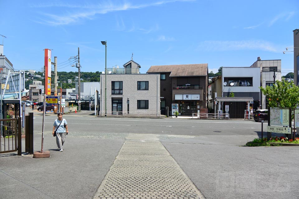 箱根登山電車箱根板橋駅前