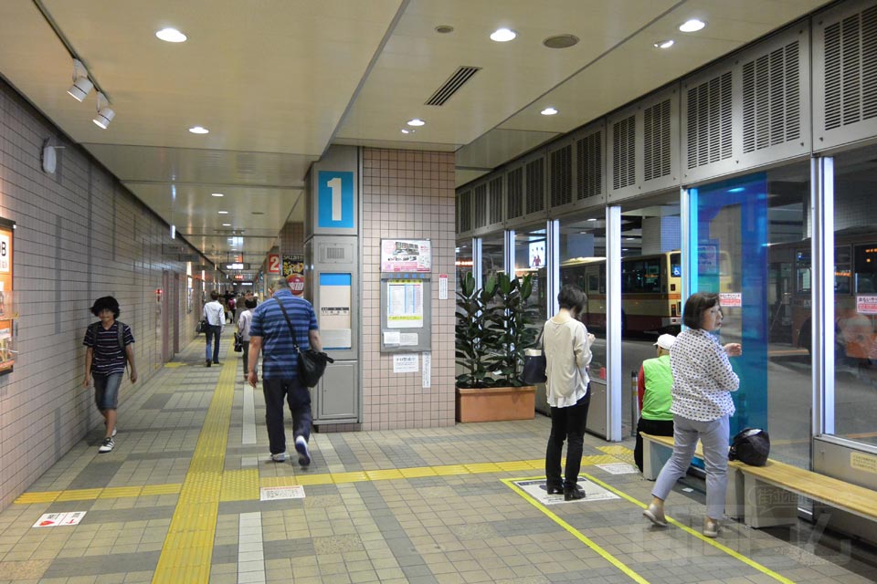 上大岡駅バスターミナル