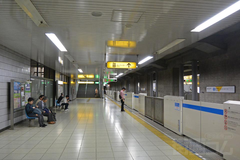 横浜市営地下鉄中川駅(ブルーライン)