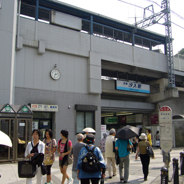 神奈川県横須賀市汐入駅前写真画像