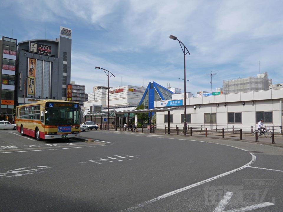 小田急・横浜市営地下鉄・相鉄湘南台駅前