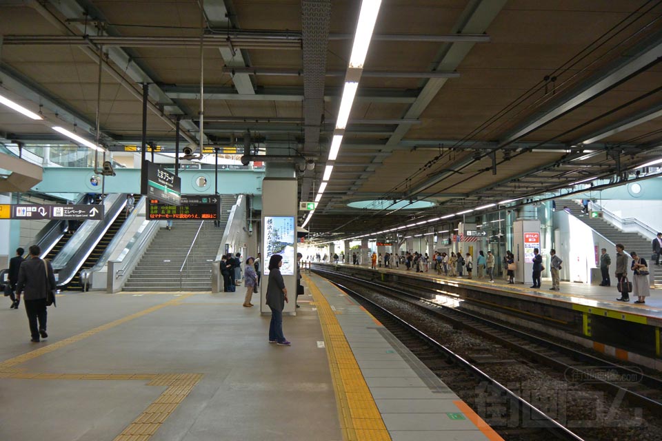 東急たまプラーザ駅ホーム(田園都市線)