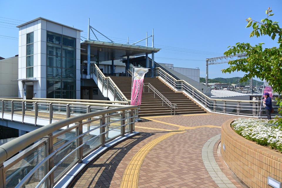 小田急東海大学前駅南口
