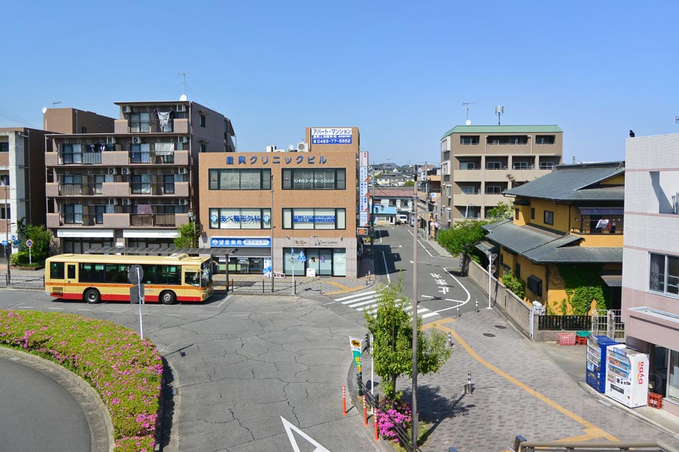 小田急東海大学前駅南口前