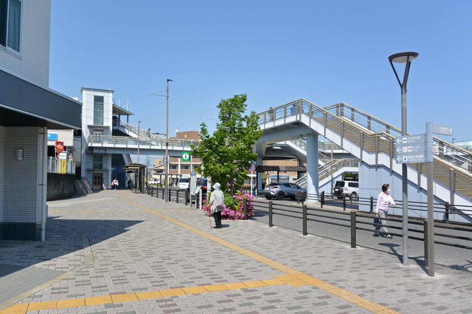 小田急東海大学前駅南口前