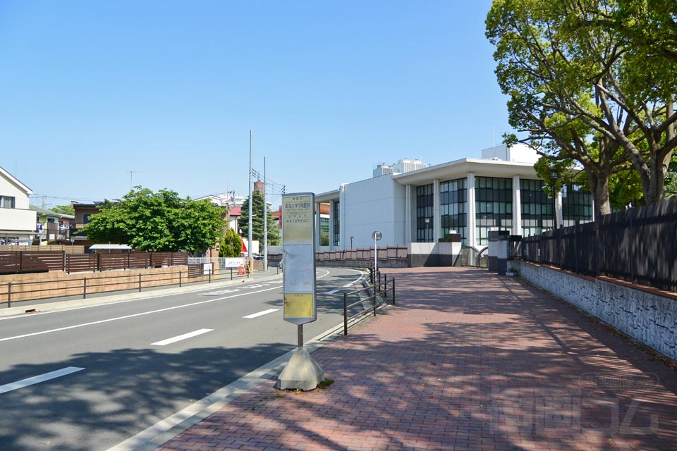 東海大学1号館前バス停