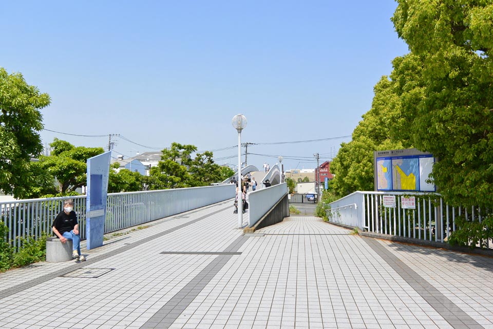 鳥浜歩道橋