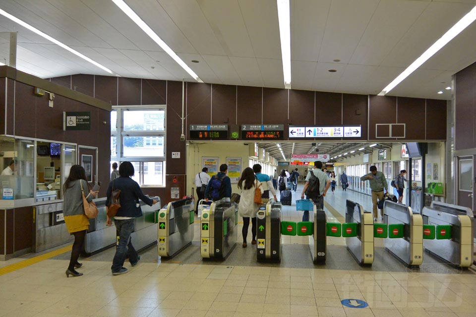 JR鶴見駅東改札口