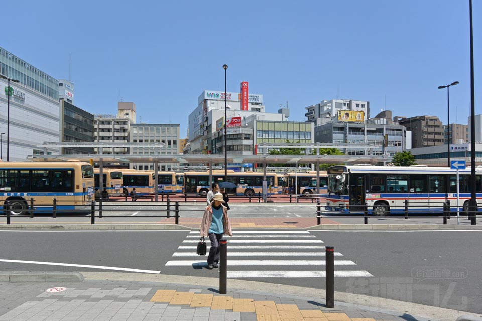 JR鶴見駅東口前