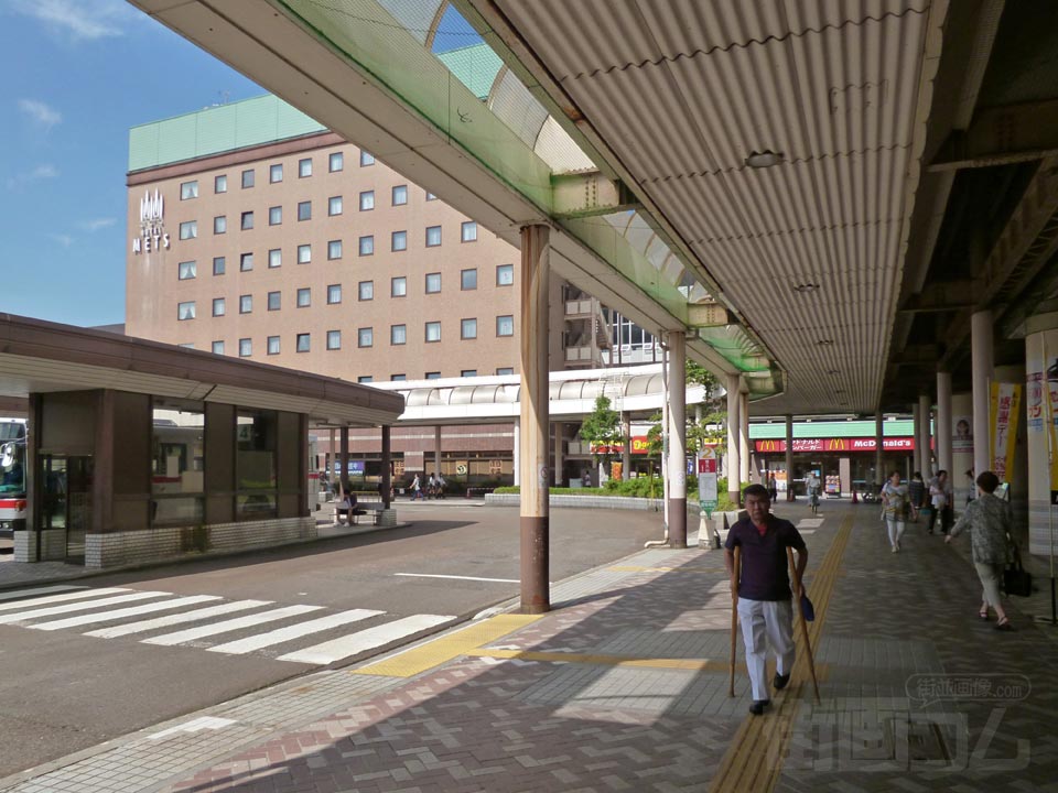 JR長岡駅東口前