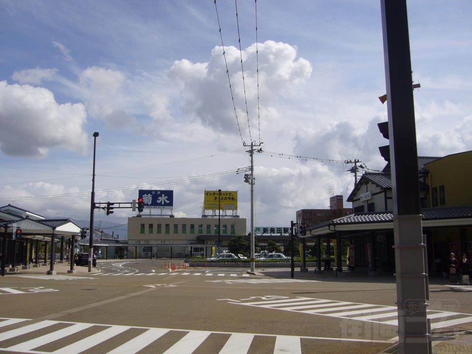 JR新発田駅前