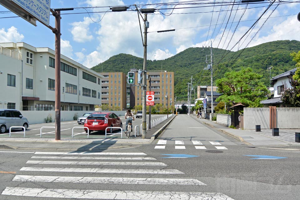 山梨学院大西交差点