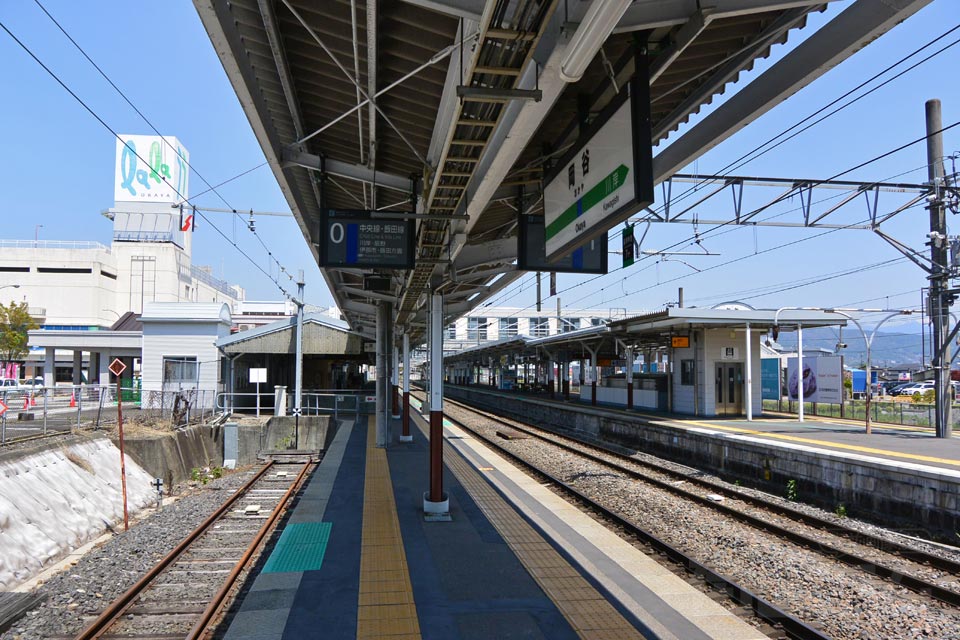 JR岡谷駅ホーム(JR中央本線・飯田線)