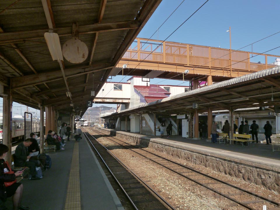 長野電鉄須坂駅ホーム(長野線)写真画像