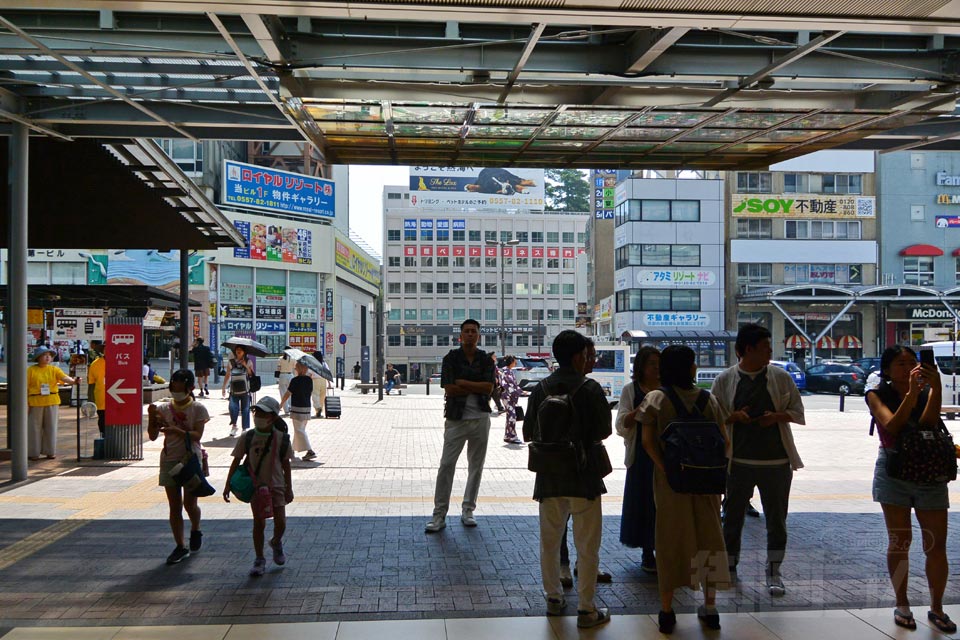 JR熱海駅前
