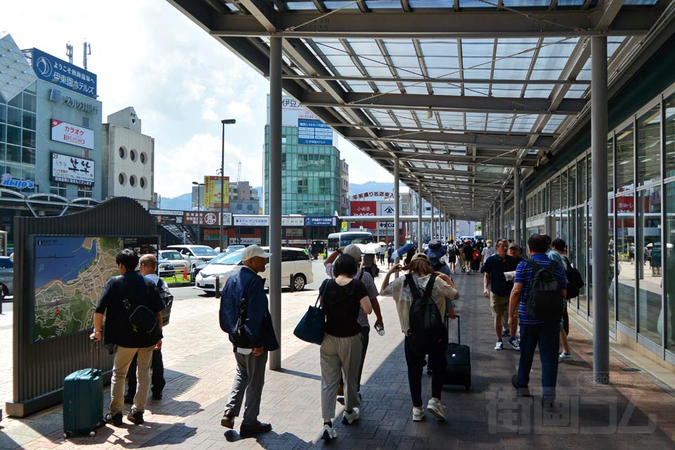 JR熱海駅前