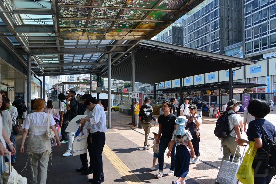 JR熱海駅前