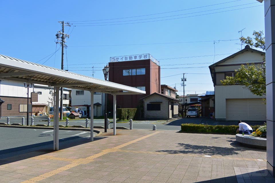 JR舞阪駅南口前