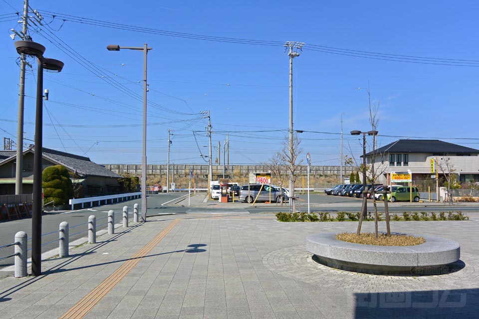 JR舞阪駅北口前