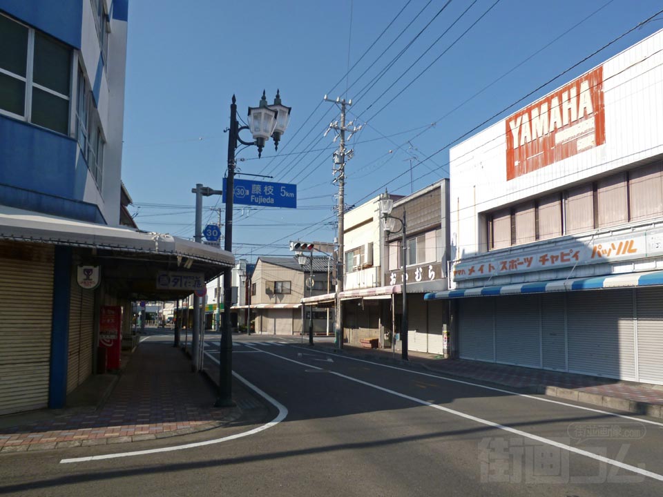 西町通り商店街(県道３０号線)