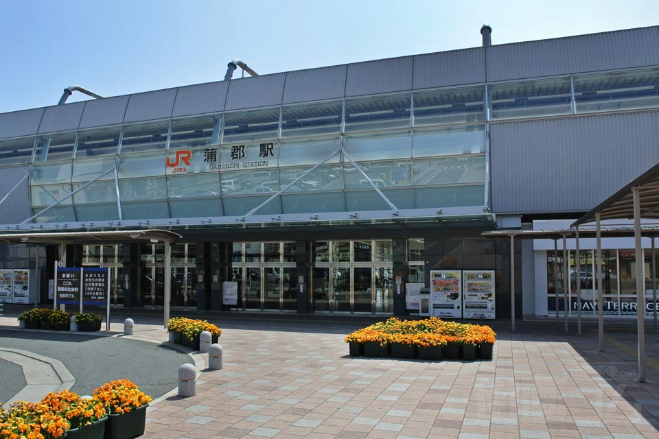 JR蒲郡駅北口