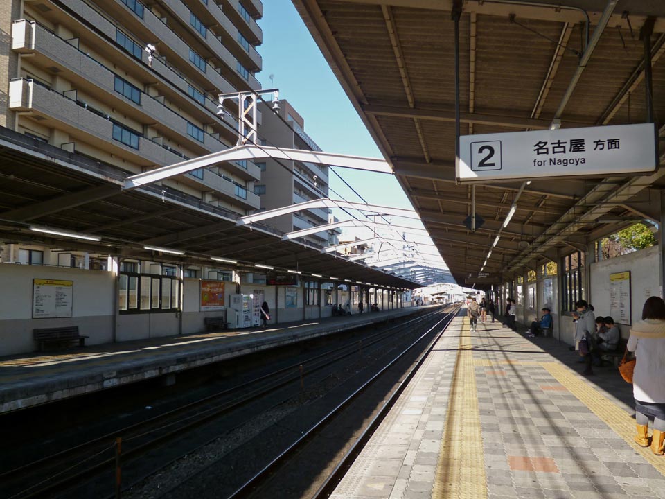 JR鶴舞駅ホーム