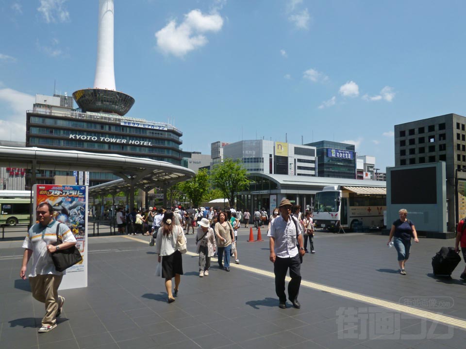 JR京都駅烏丸中央口前