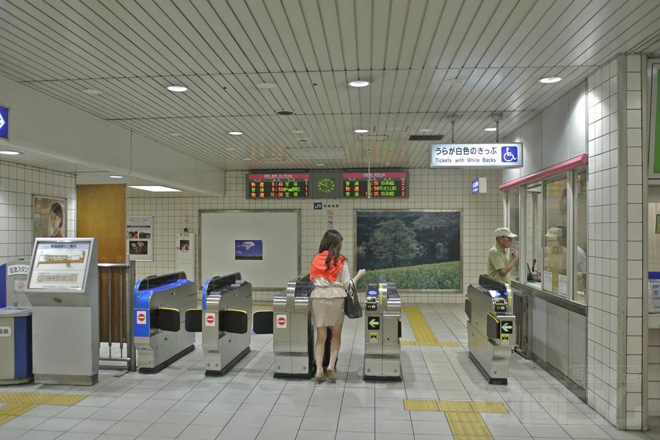 JR新福島駅改札口