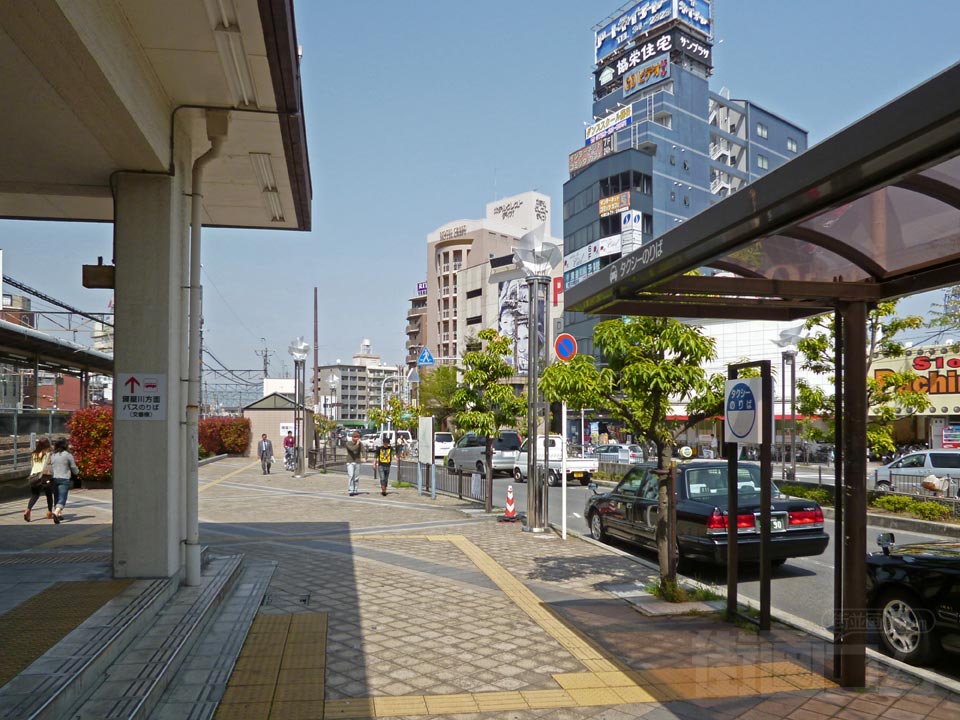 JR茨木駅東口前