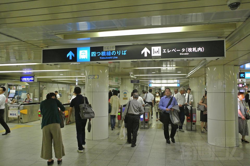 大阪市営地下鉄西梅田駅
