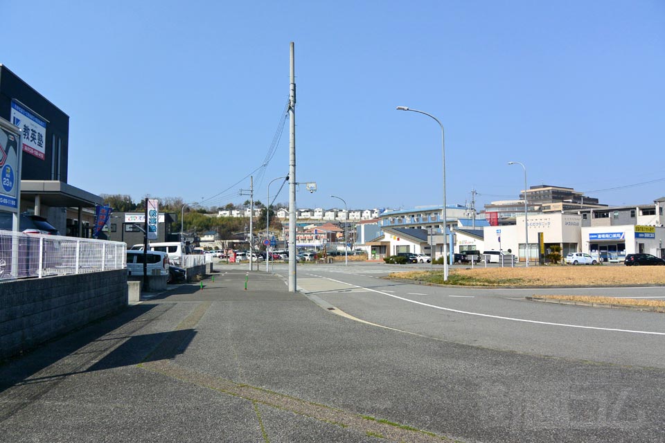 神戸電鉄道場南口駅前