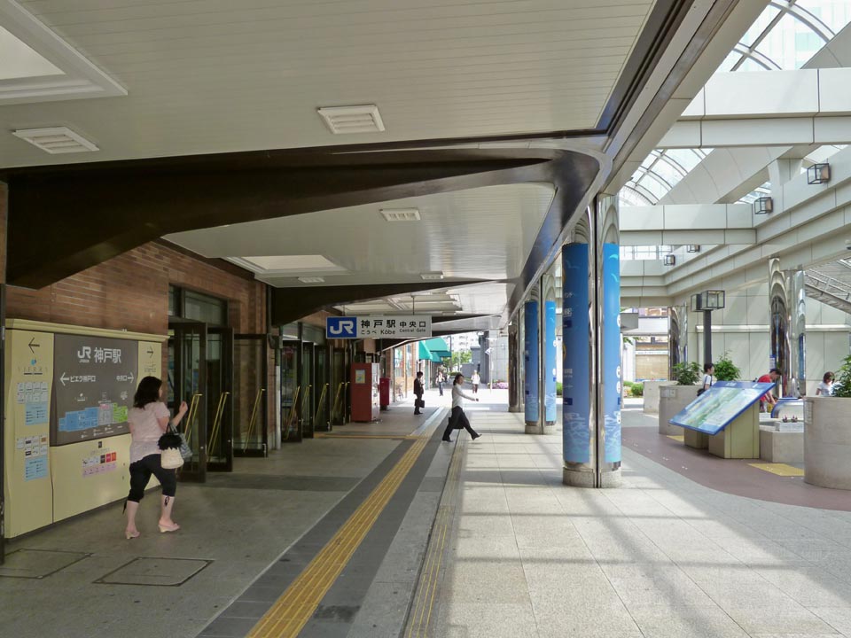 JR神戸駅南口前(中央口側)