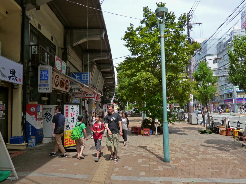 JR・阪神元町駅前