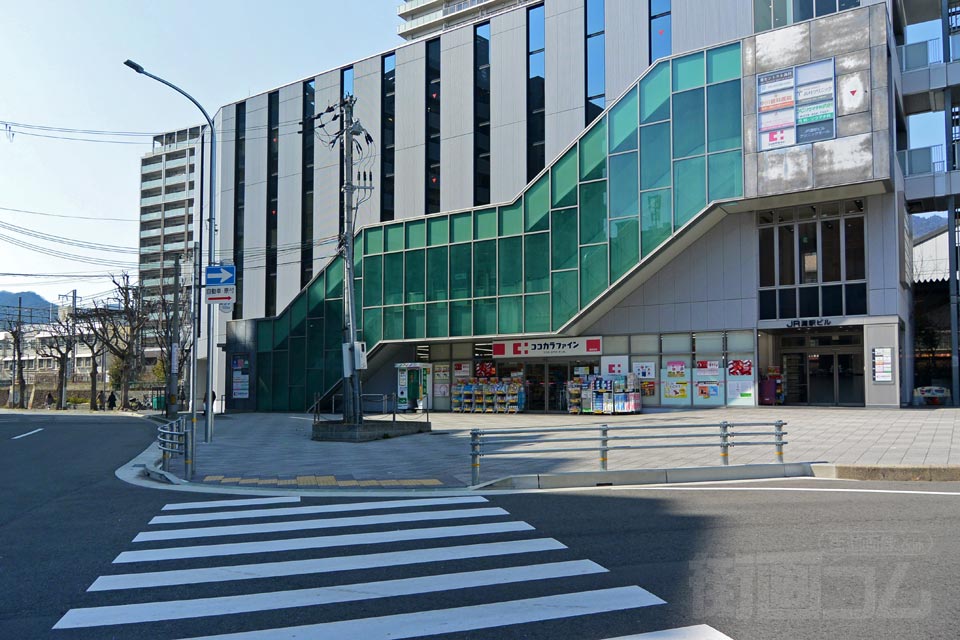 JR灘駅南口