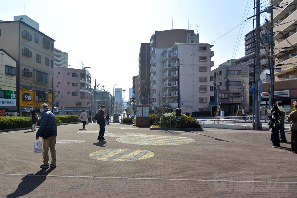 阪神岩屋駅前