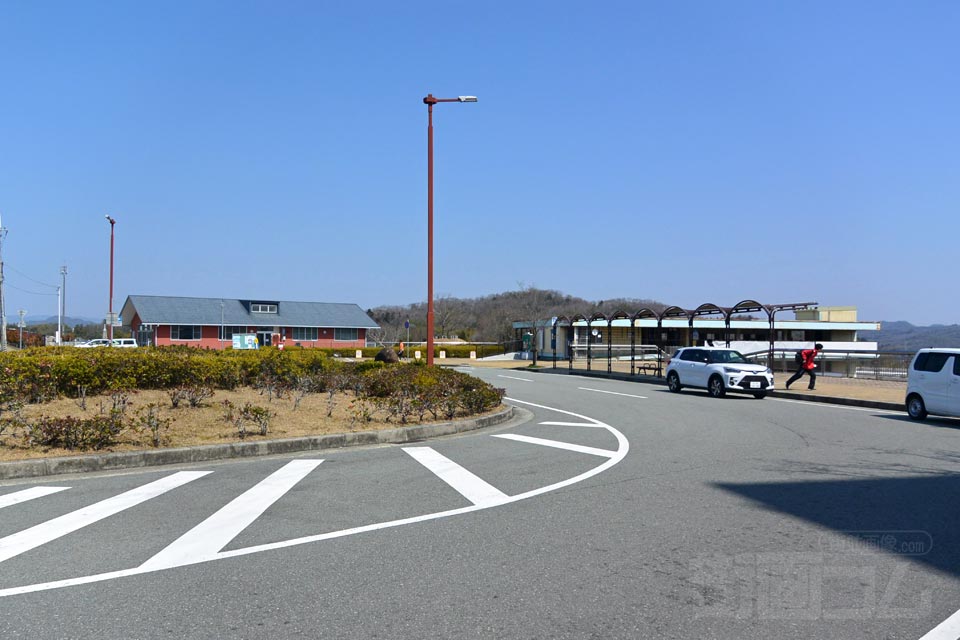 神戸電鉄神鉄道場駅前