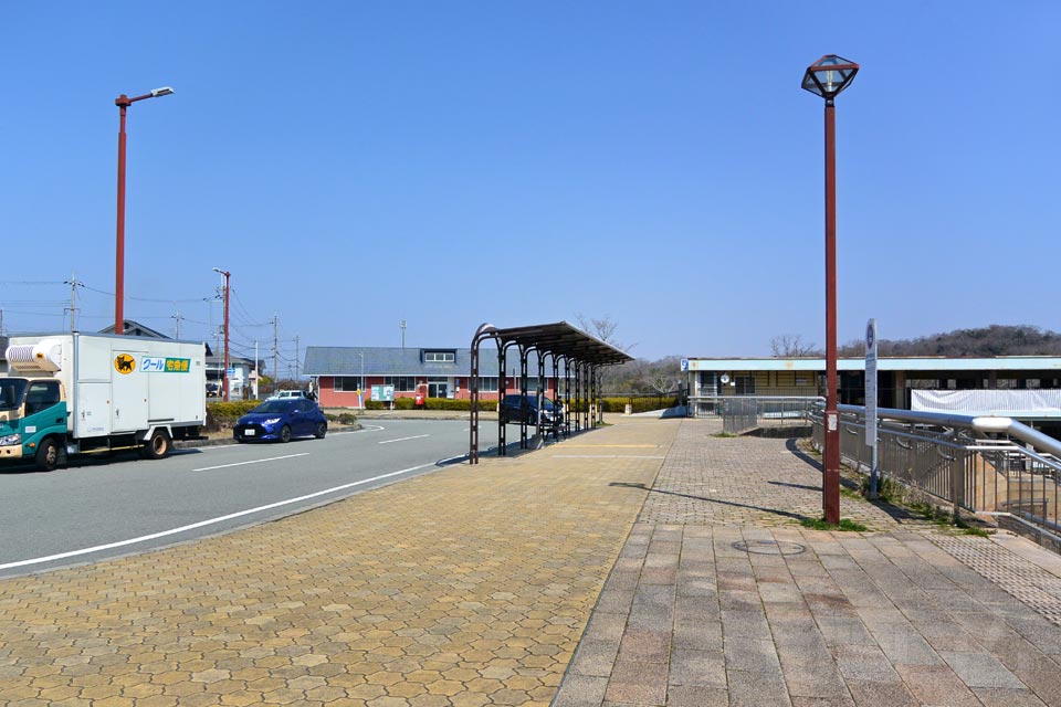 神戸電鉄神鉄道場駅前