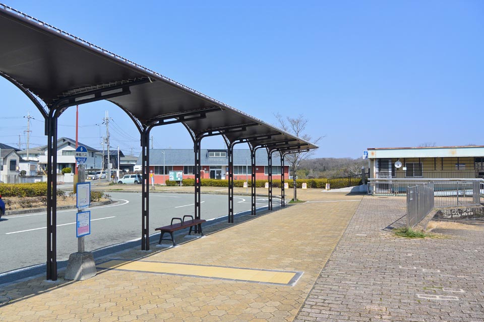 神戸電鉄神鉄道場駅前