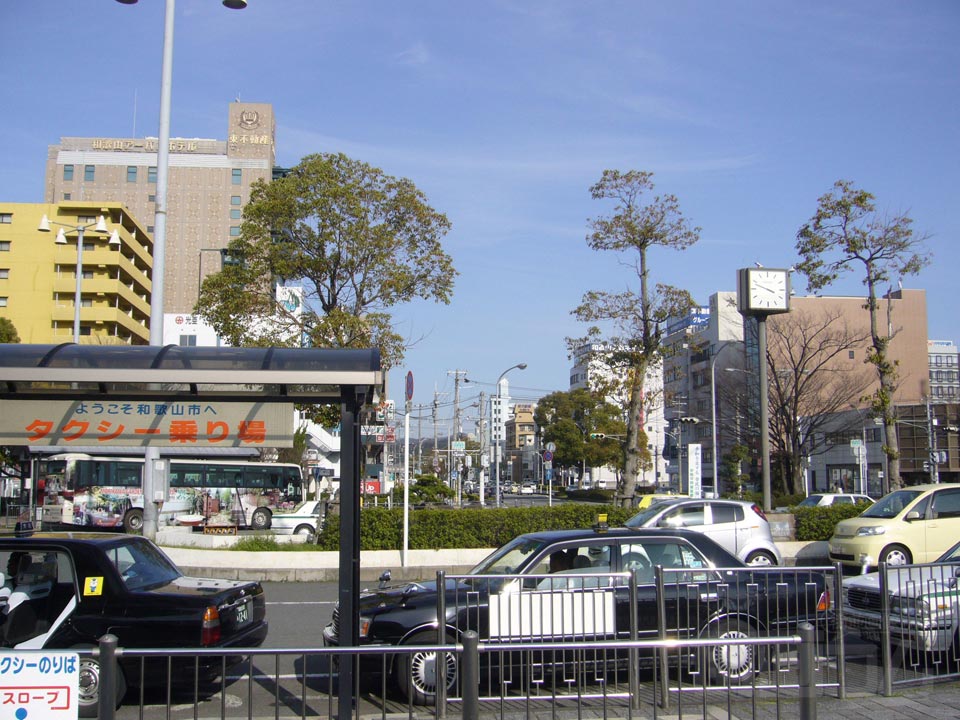 JR和歌山駅東口前