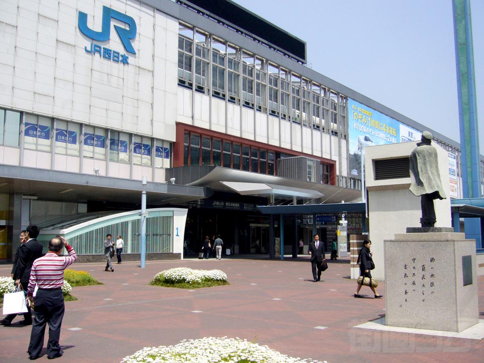JR岡山駅東口