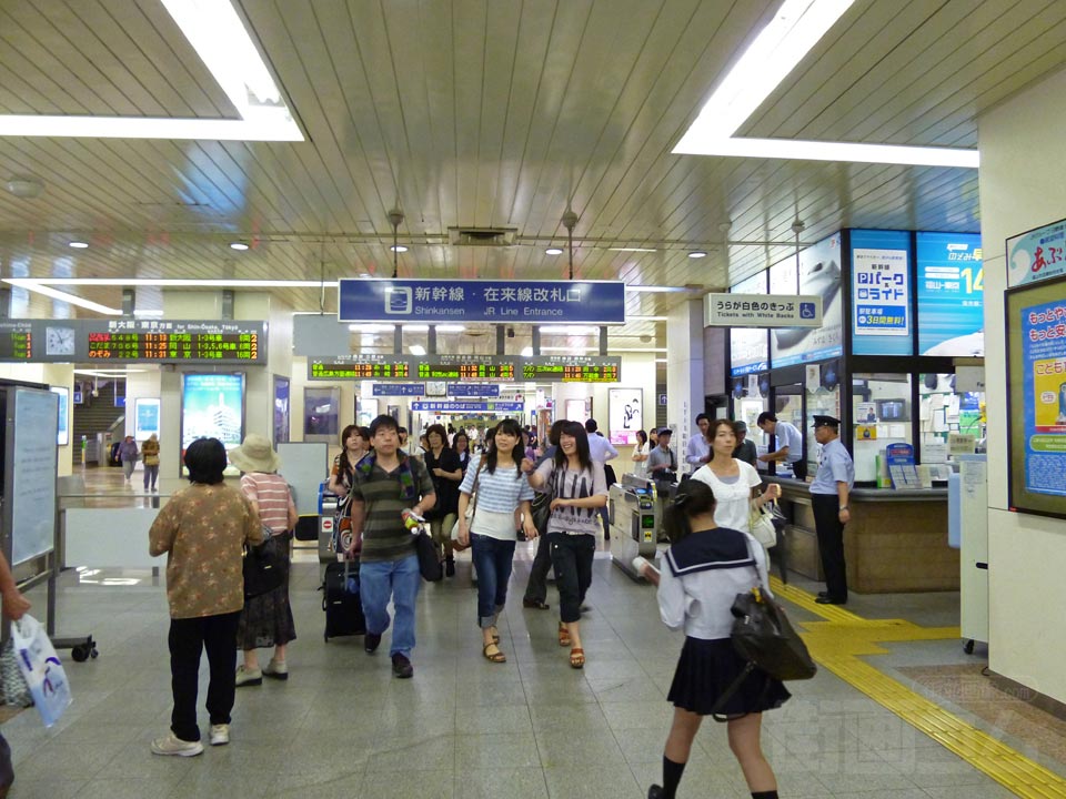 JR福山駅改札口