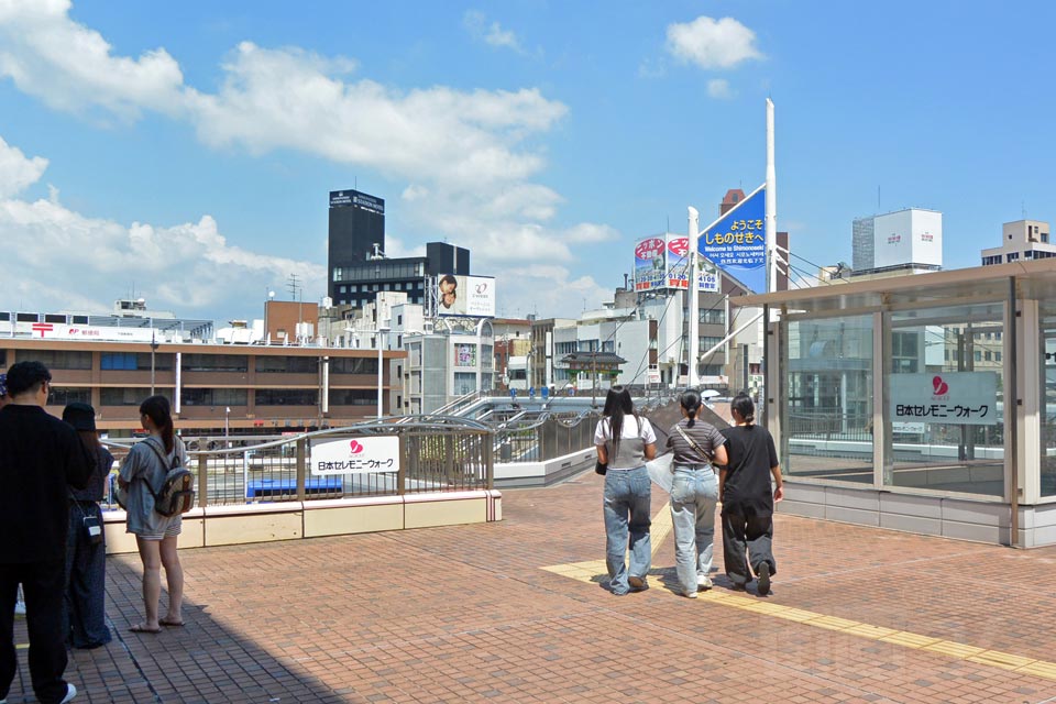 下関駅東口ペデストリアンデッキ